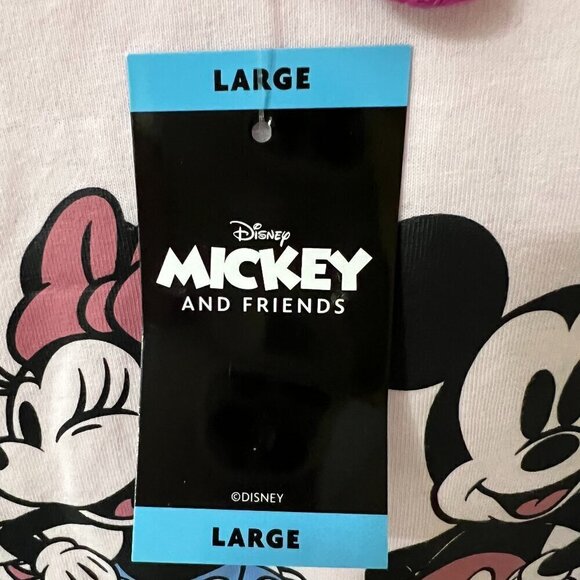 NWT Disney Ladies Mickey Minnie Donald Daffy Tee Crochet 3D Embellish Flowers Lg - Picture 4 of 6